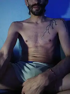 johngil0995 online show from November 3, 2025, 2:51 pm