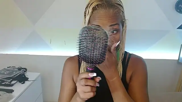 NatashaDormat online show from November 11, 2025, 1:22 pm