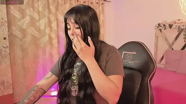 hina tay online show from March 25, 2026, 3:23 am