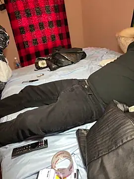 Snapshot of ElLechero214 chatting on January 7, 2025, 4:05 pm ElLechero214 online show from January 7, 2025, 4:05 pm