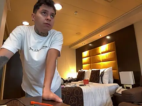 Snapshot of crazyrabbits chatting on February 1, 2025, 12:37 pm crazyrabbits online show from February 1, 2025, 12:37 pm