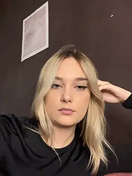 Alisa Rise online show from October 10, 2025, 3:33 pm