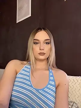 Alisa Rise online show from March 22, 2026, 1:36 pm