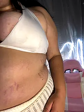 alexxaa96 online show from October 3, 2025, 4:20 am