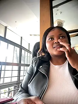 Curveysinaa online show from November 15, 2025, 9:28 am