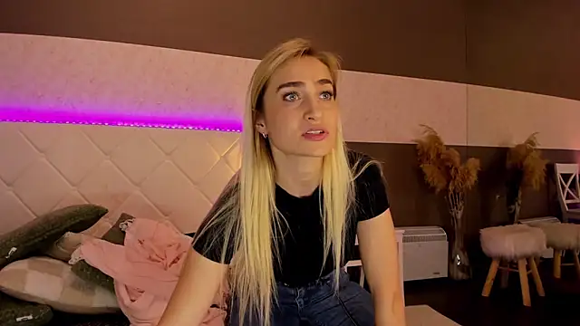 KateOwyns online show from February 21, 2025, 2:06 pm