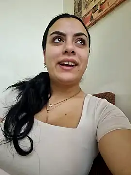 ElyzaIbarra online show from February 27, 2025, 7:01 am