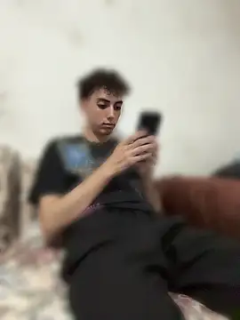 anwarlovemaroc online show from April 23, 2026, 10:01 pm