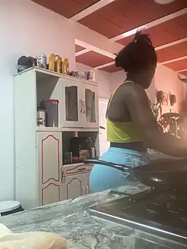 BrianaBrownn online show from September 22, 2025, 1:24 pm