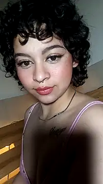 Bitsy Messy online show from December 15, 2025, 5:23 am