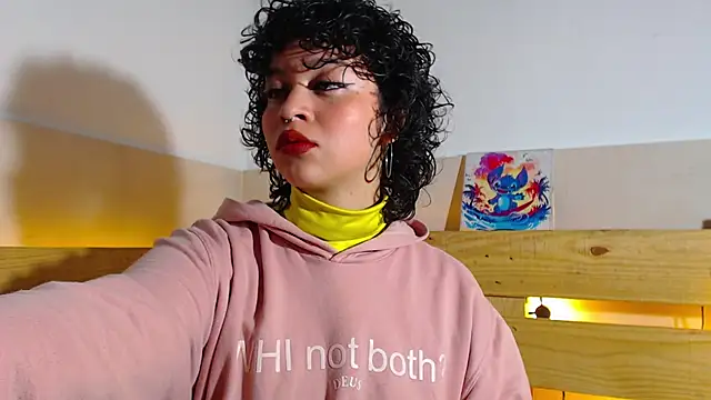 Snapshot of Bitsy_Messy chatting on February 12, 2026, 11:55 pm Bitsy Messy online show from February 12, 2026, 11:55 pm