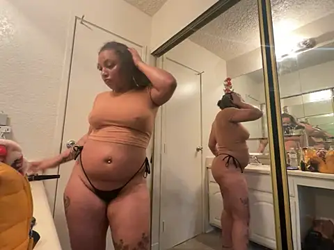 GoddessNih online show from November 1, 2025, 5:15 pm