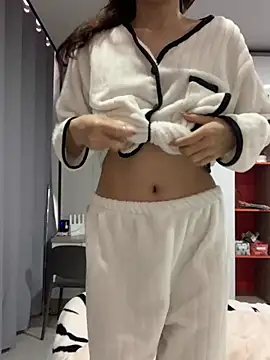 Snapshot of Aimeil chatting on March 9, 2025, 7:56 am Aimeil online show from March 9, 2025, 7:56 am