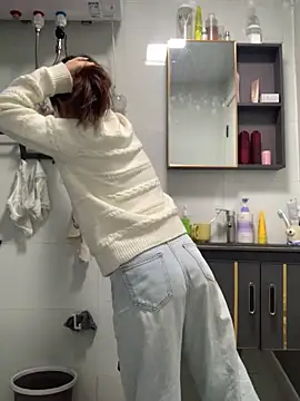 Snapshot of Aimeil chatting on April 1, 2026, 1:41 pm Aimeil online show from April 1, 2026, 1:41 pm