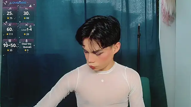 femboykeene online show from April 13, 2026, 9:42 pm