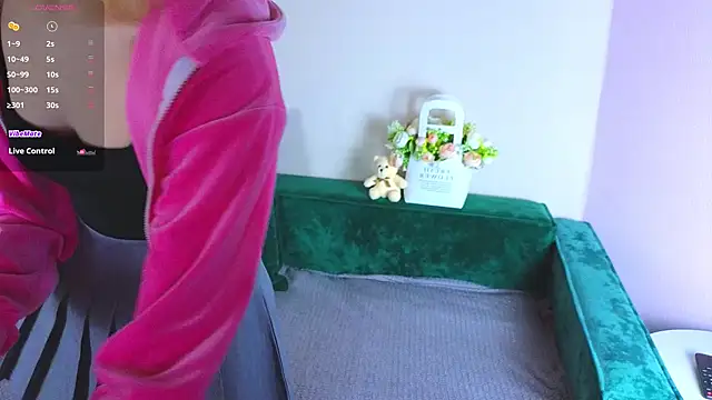 jenny bunny  online show from February 24, 2025, 5:33 am