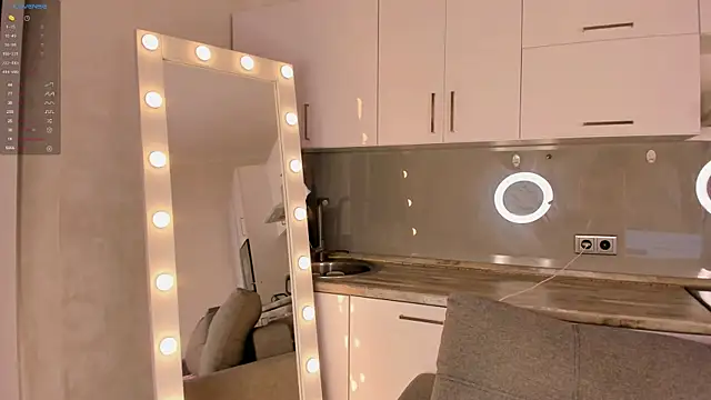 emilia walton online show from October 27, 2025, 12:53 pm