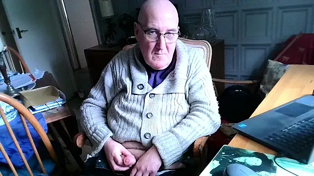 Adamdaddybear online show from February 17, 2025, 1:21 pm