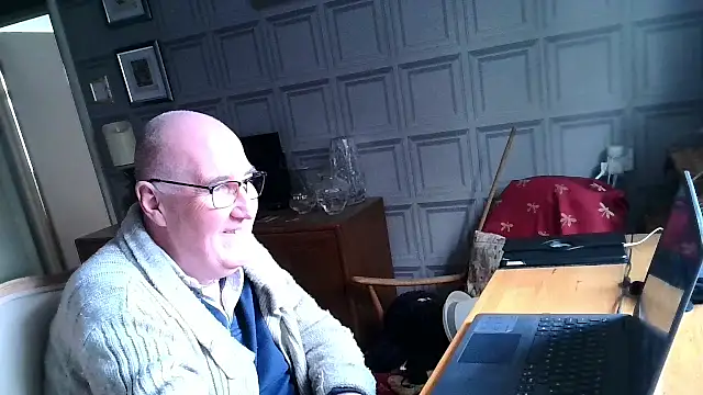 Adamdaddybear online show from March 6, 2025, 1:14 pm