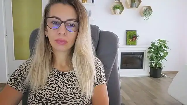 SukyGirl online show from September 10, 2025, 6:57 am