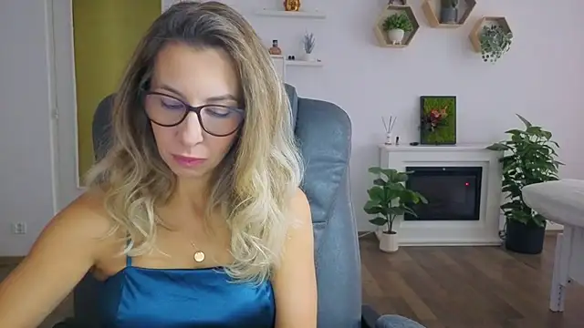 SukyGirl online show from October 23, 2025, 7:40 am