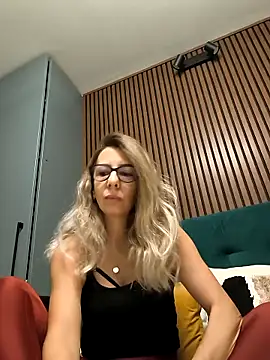 SukyGirl online show from November 5, 2025, 7:41 am