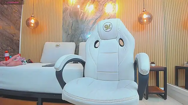 ella harper online show from October 22, 2025, 3:29 am