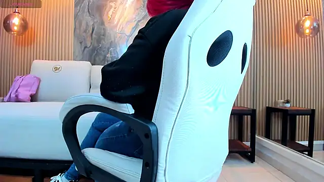 ella harper online show from November 22, 2025, 2:43 am