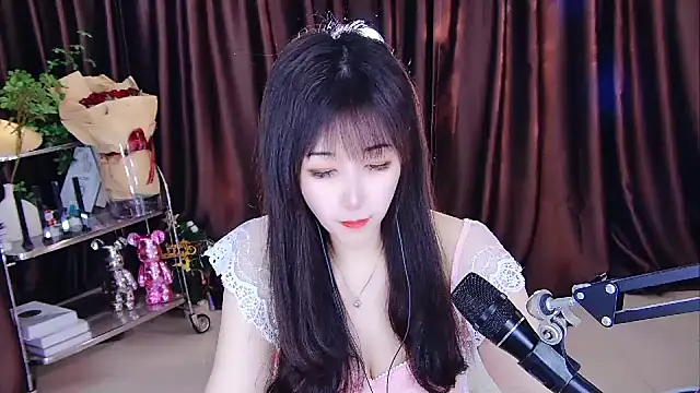 xiaoya666--baby online show from March 1, 2025, 2:04 am