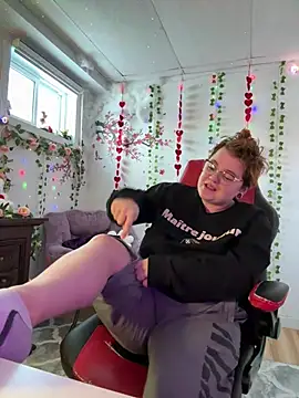 Snapshot of Sweetleeahxx chatting on February 8, 2026, 12:41 pm Sweetleeahxx online show from February 8, 2026, 12:41 pm