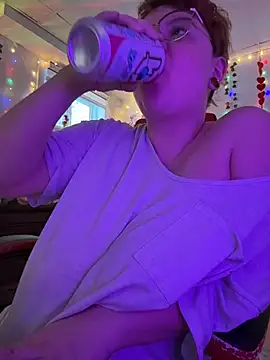 Snapshot of Sweetleeahxx chatting on March 21, 2026, 10:53 am Sweetleeahxx online show from March 21, 2026, 10:53 am