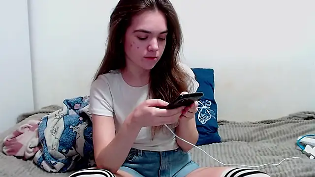 Snapshot of SallyMkn chatting on February 5, 2025, 12:17 pm SallyMkn online show from February 5, 2025, 12:17 pm