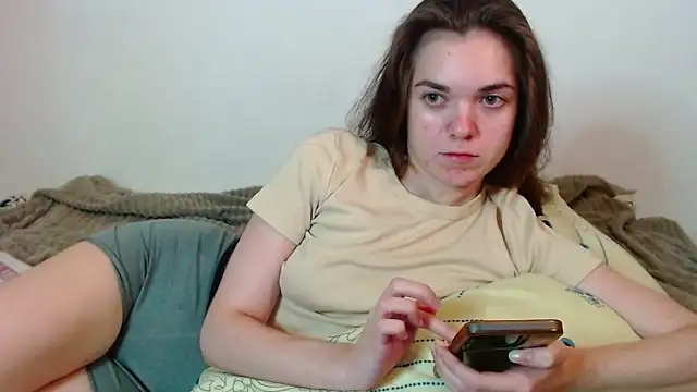 Snapshot of SallyMkn chatting on November 15, 2025, 2:24 pm SallyMkn online show from November 15, 2025, 2:24 pm