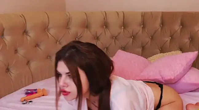 evelonel online show from March 23, 2025, 3:43 am