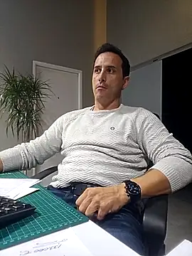 Lucas   81 online show from November 6, 2025, 7:48 pm