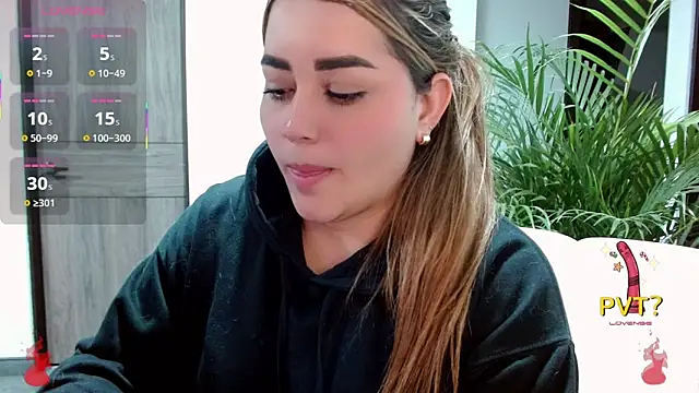 Lucia star   online show from November 7, 2025, 2:22 am