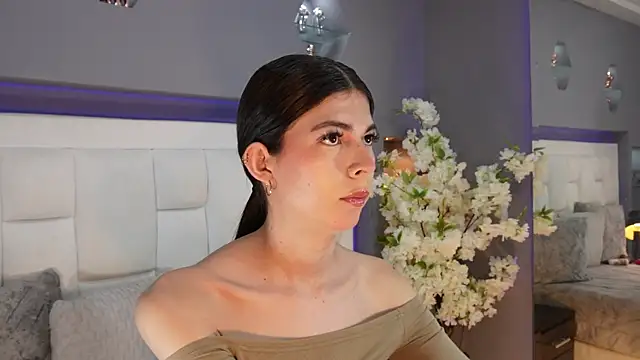 CuteAri online show from January 10, 2026, 8:43 pm