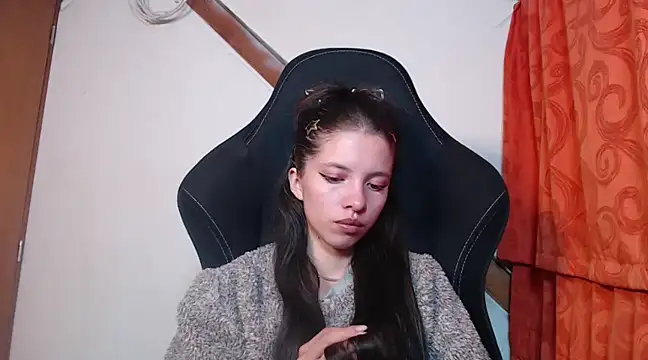 Snapshot of sweetdam12 chatting on February 10, 2025, 11:45 pm sweetdam12 online show from February 10, 2025, 11:45 pm