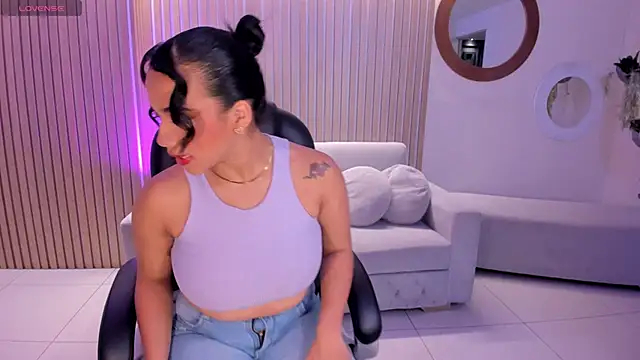 CarlaSmithX online show from October 16, 2025, 11:55 am