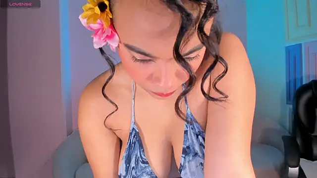 CarlaSmithX online show from October 24, 2025, 12:45 pm