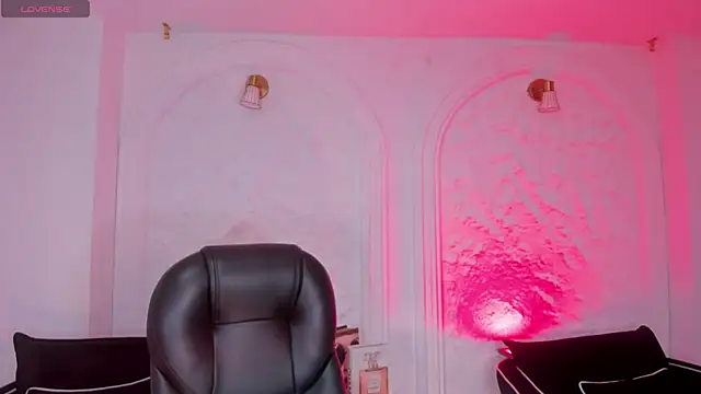 CarlaSmithX online show from October 30, 2025, 12:28 pm