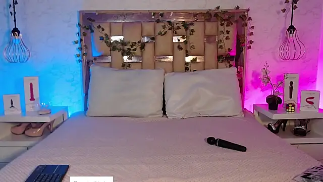 GigiVolkova online show from December 18, 2025, 8:04 pm