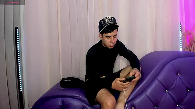 Yourslust  online show from March 5, 2026, 1:51 pm