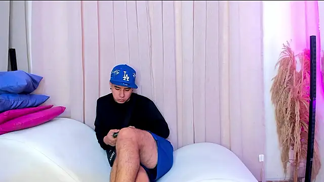 Yourslust  online show from March 20, 2026, 1:16 pm