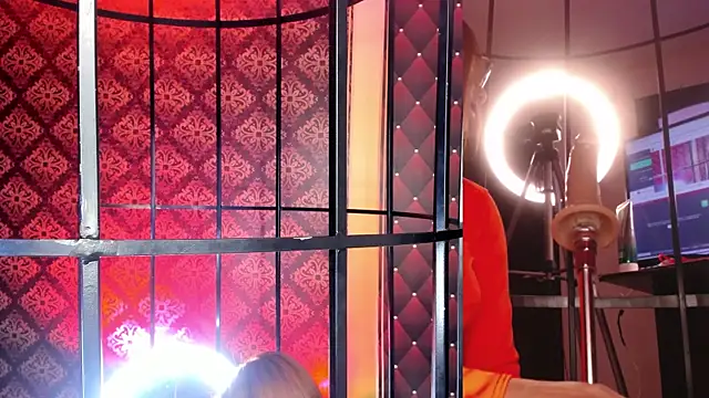 CamilaVegas  online show from October 31, 2025, 3:46 pm