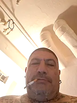 Snapshot of B_DOGG69 chatting on August 8, 2026, 2:57 am B DOGG69 online show from August 8, 2026, 2:57 am