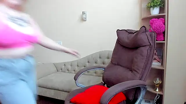 Doliss online show from November 9, 2025, 7:06 am