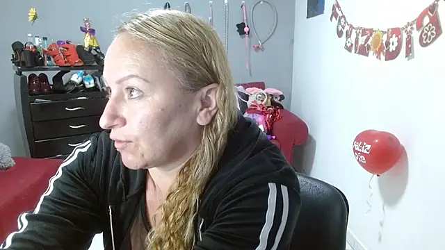 emperabigbootybigass online show from February 26, 2025, 12:25 pm