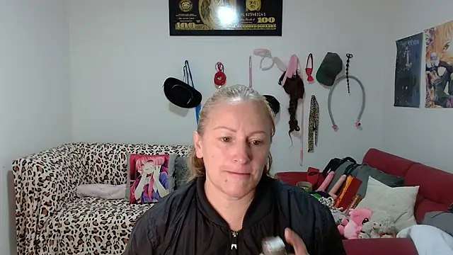 emperabigbootybigass online show from March 13, 2026, 12:45 pm