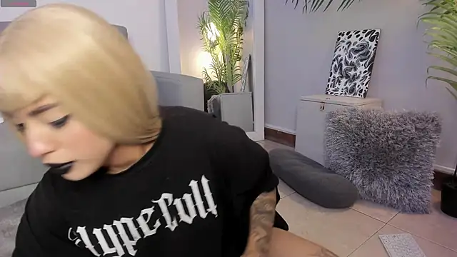 Snapshot of Manu_Velez chatting on January 24, 2025, 5:21 pm Manu Velez online show from January 24, 2025, 5:21 pm